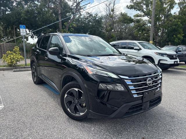 Photo of 2024 Super Black Nissan Rogue