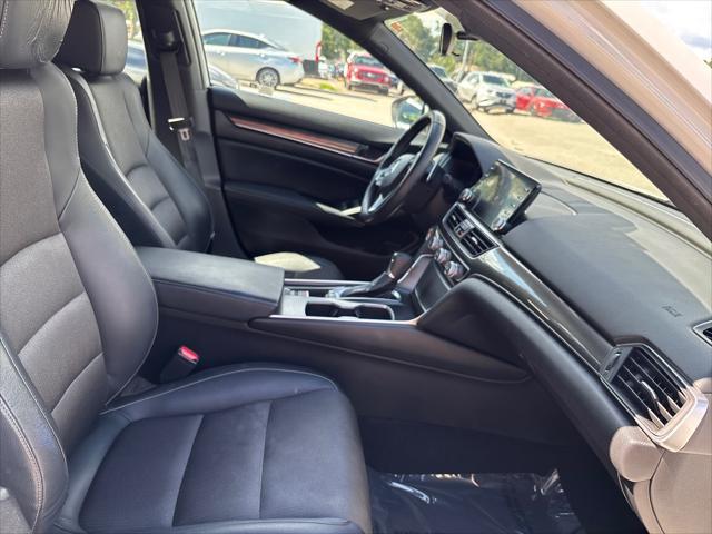 Photo of 2018 Platinum White Pearl Honda Accord