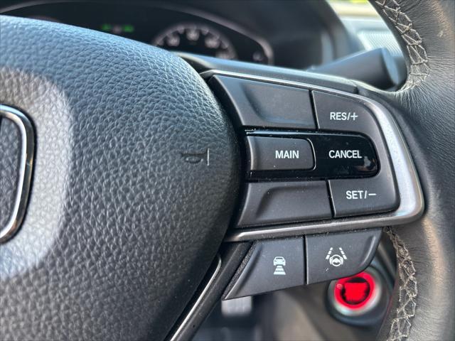 Photo of 2018 Platinum White Pearl Honda Accord