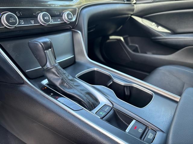 Photo of 2018 Platinum White Pearl Honda Accord