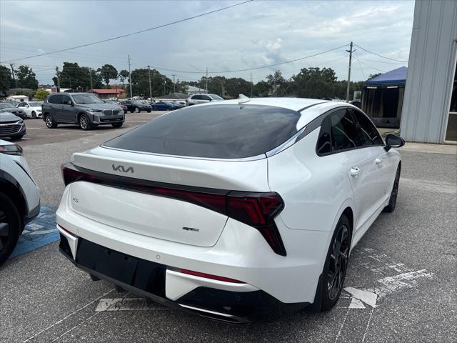 Photo of 2025 Snow White Pearl Kia K5