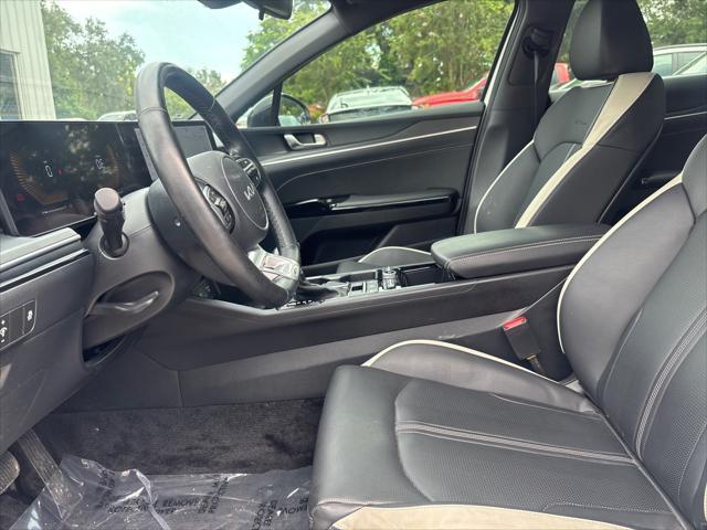 Photo of 2025 Snow White Pearl Kia K5