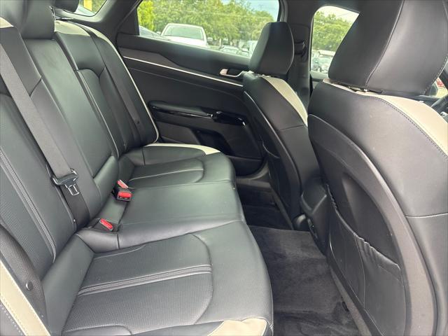 Photo of 2025 Snow White Pearl Kia K5
