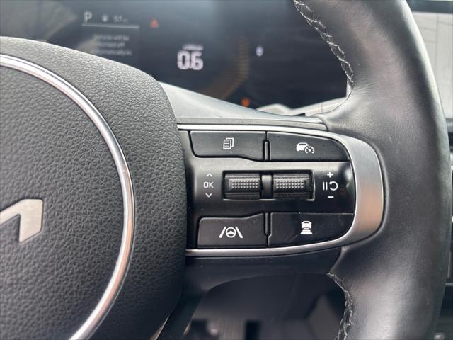 Photo of 2025 Snow White Pearl Kia K5