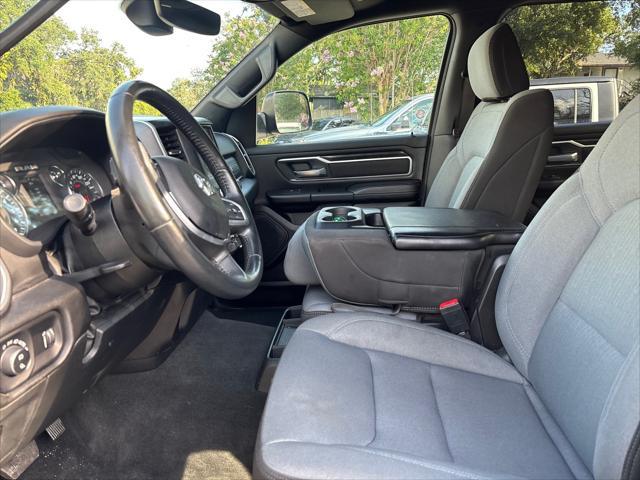 Photo of 2023 Diamond Black Crystal Pearlcoat RAM 1500