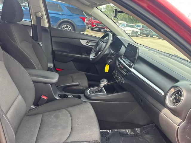 Photo of 2022 Currant Red Kia Forte