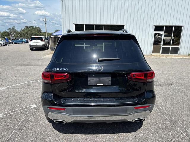 Photo of 2020 Night Black Mercedes-Benz GLB 250