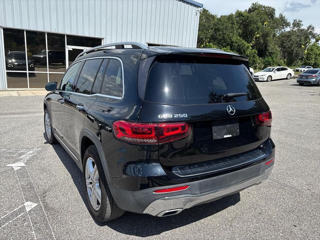 Photo of 2020 Night Black Mercedes-Benz GLB 250
