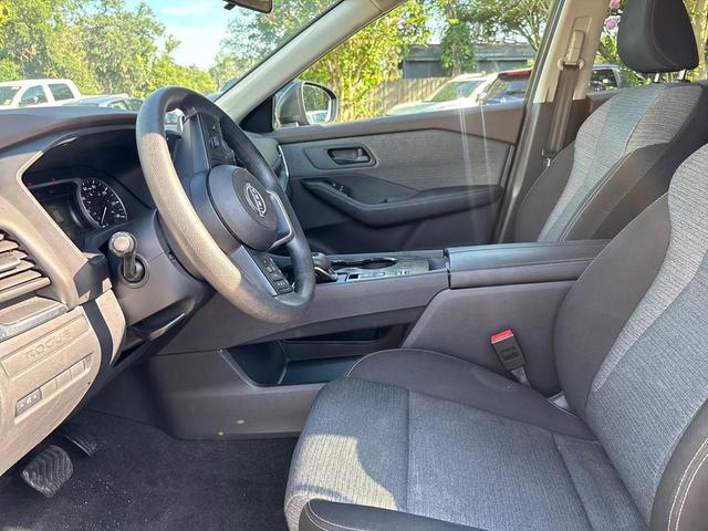 Photo of 2022 Super Black Nissan Rogue