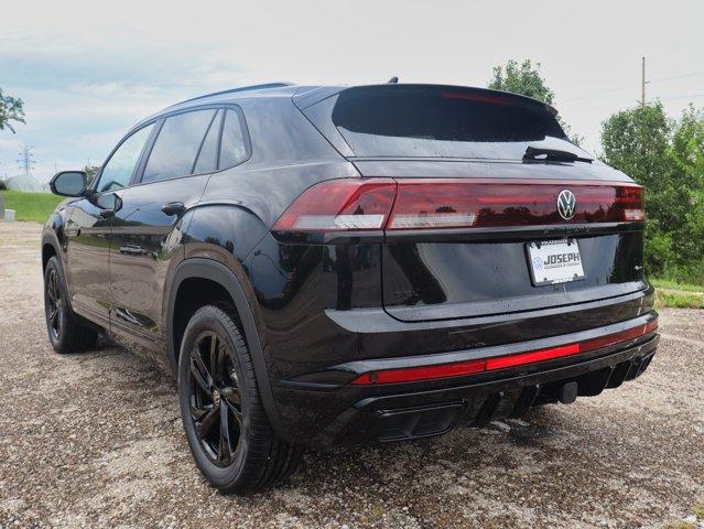 Photo of 2025 Deep Black Pearl Volkswagen Atlas Cross Sport