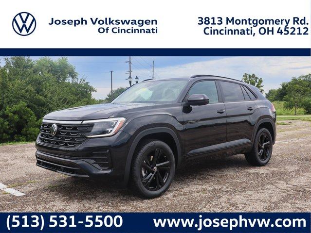 Photo of 2025 Deep Black Pearl Volkswagen Atlas Cross Sport