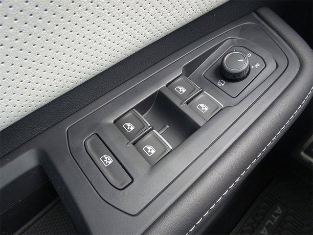 Photo of 2025 Mountainlakeblu Volkswagen Atlas Cross Sport