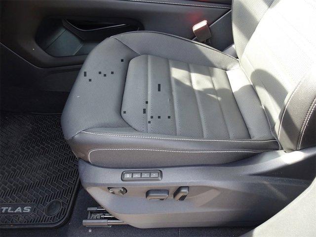 Photo of 2025 Platinum Gray Volkswagen Atlas