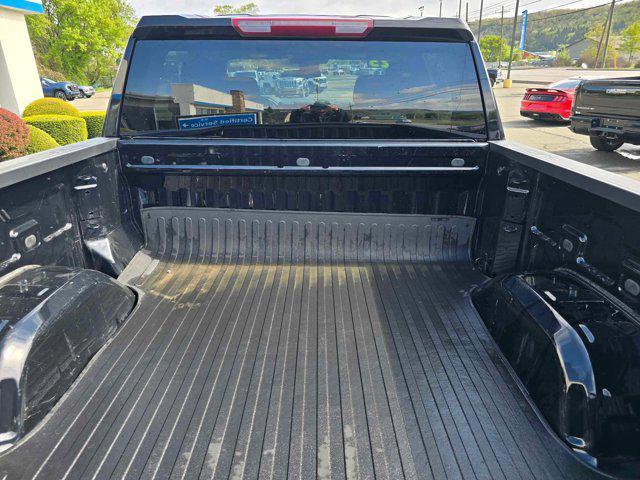 Photo of 2023 Onyx Black GMC Sierra 1500