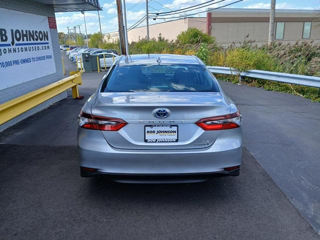 Photo of 2024 Celestial Silver Metallic Toyota Camry Hybrid
