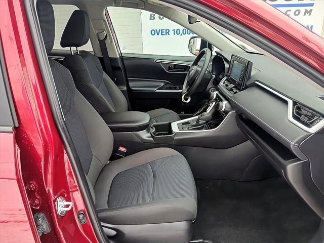 Photo of 2022 Ruby Flare Pearl [extra_c Toyota RAV4