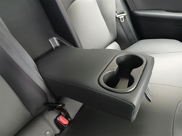 Photo of 2022 Wind Chill Pearl Toyota Prius Prime