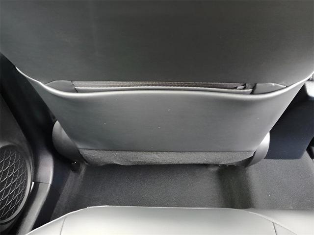 Photo of 2022 Wind Chill Pearl Toyota Prius Prime