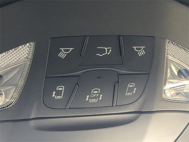 Photo of 2025 Red Hot Pearlcoat Chrysler Voyager