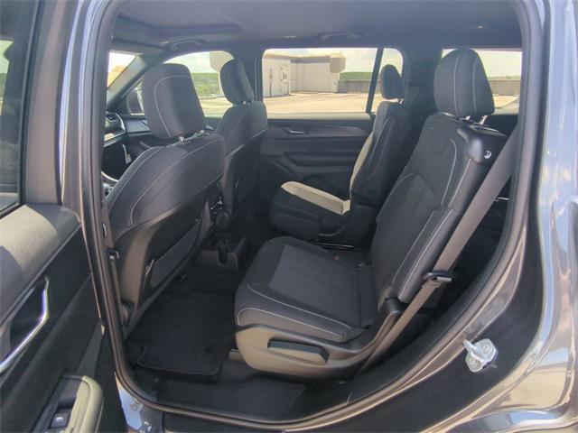 Photo of 2025 Baltic Gray Metallic Clearcoat Jeep Grand Cherokee L