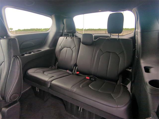 Photo of 2026 Mist Chrysler Pacifica