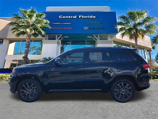 Photo of 2019 Diamond Black Crystal Pearlcoat Jeep Grand Cherokee