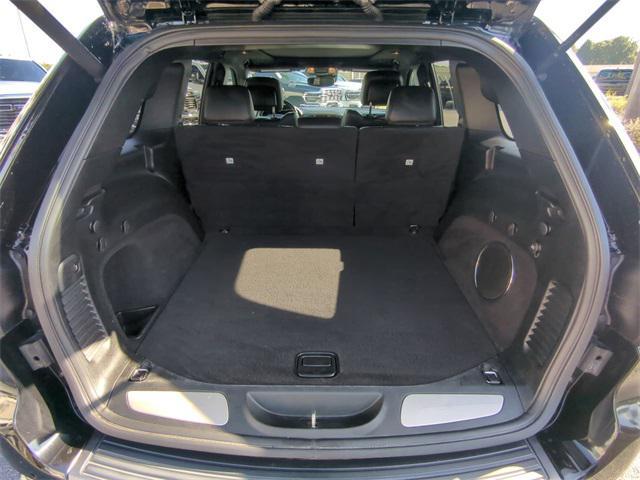 Photo of 2019 Diamond Black Crystal Pearlcoat Jeep Grand Cherokee