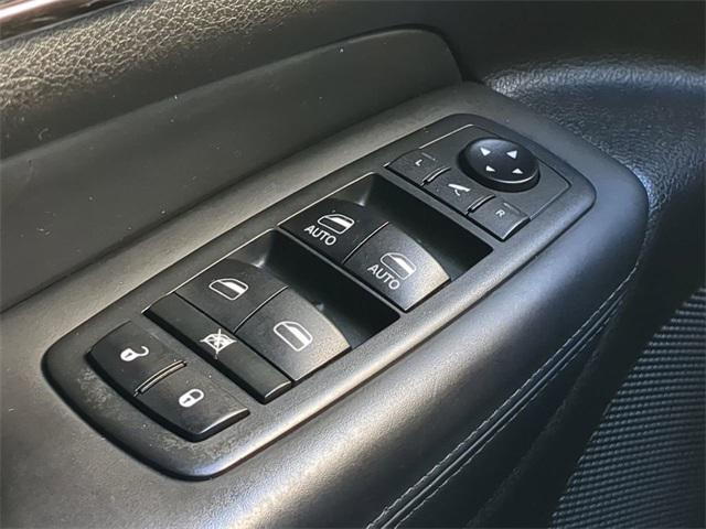 Photo of 2019 Diamond Black Crystal Pearlcoat Jeep Grand Cherokee