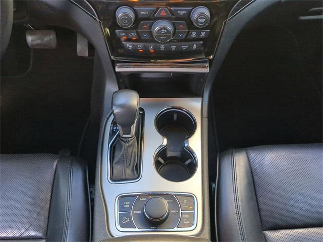 Photo of 2019 Diamond Black Crystal Pearlcoat Jeep Grand Cherokee