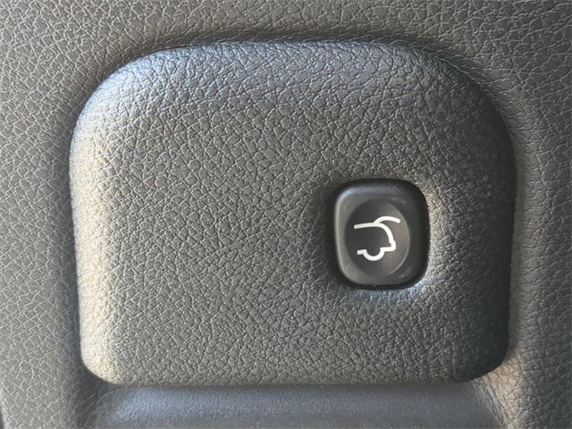 Photo of 2019 Diamond Black Crystal Pearlcoat Jeep Grand Cherokee