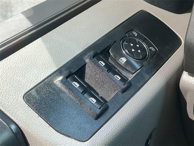 Photo of 2020 Oxford White Ford F-350