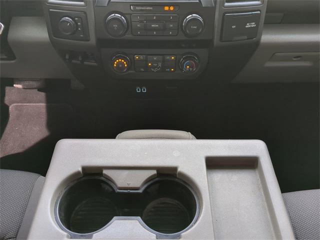 Photo of 2020 Oxford White Ford F-350