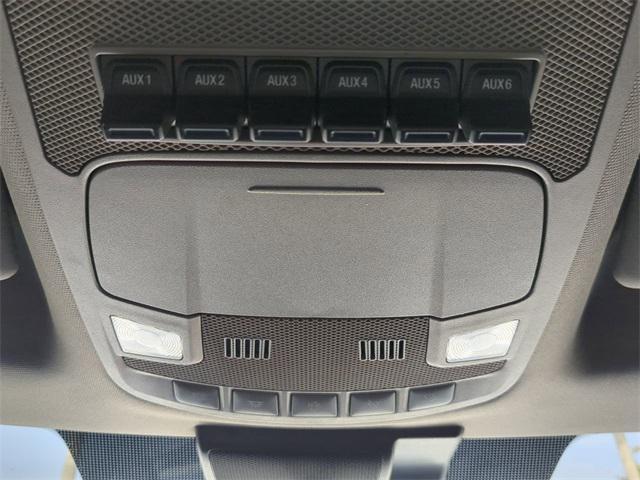 Photo of 2020 Oxford White Ford F-350