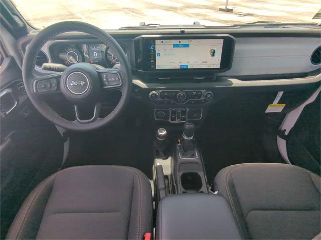 Photo of 2025 Bright White Clearcoat Jeep Gladiator