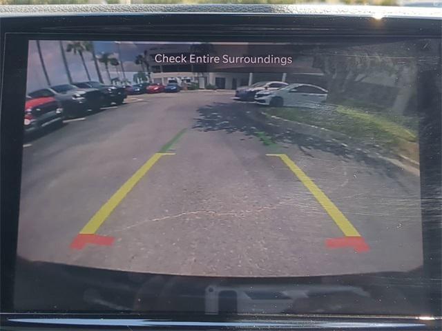 Photo of 2022 Brilliant Black Crystal Pearlcoat Chrysler Pacifica
