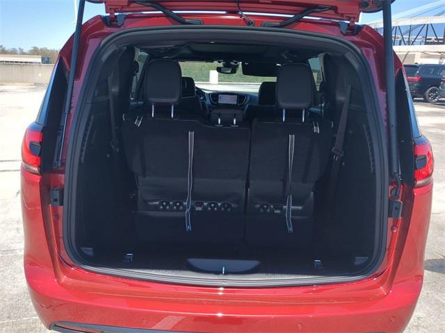 Photo of 2025 Red Hot Pearlcoat Chrysler Pacifica