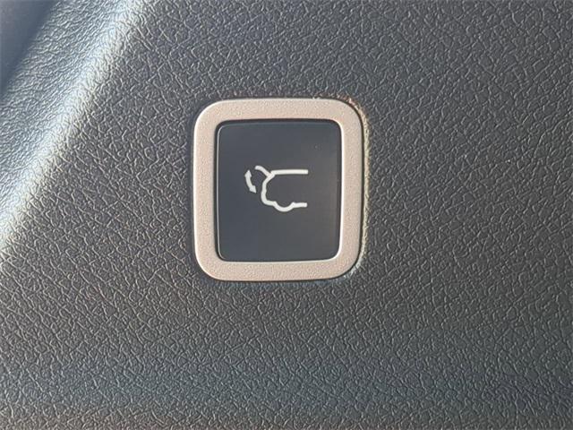 Photo of 2025 Red Hot Pearlcoat Chrysler Pacifica
