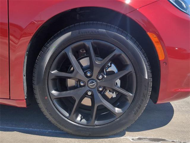 Photo of 2025 Red Hot Pearlcoat Chrysler Pacifica
