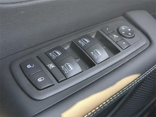 Photo of 2025 Red Hot Pearlcoat Chrysler Pacifica
