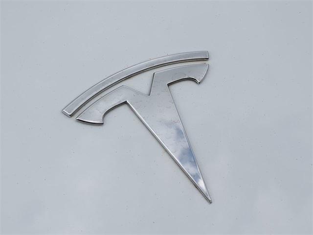 Photo of 2022 Pearl White Multi-Coat Tesla Model Y