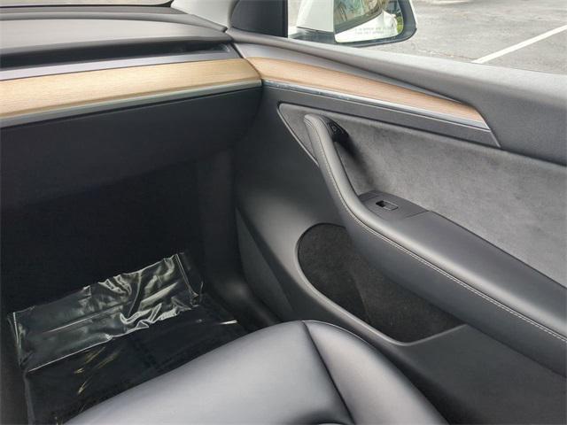 Photo of 2022 Pearl White Multi-Coat Tesla Model Y