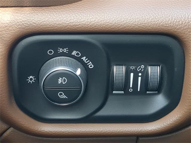 Photo of 2020 Pearl White RAM 2500