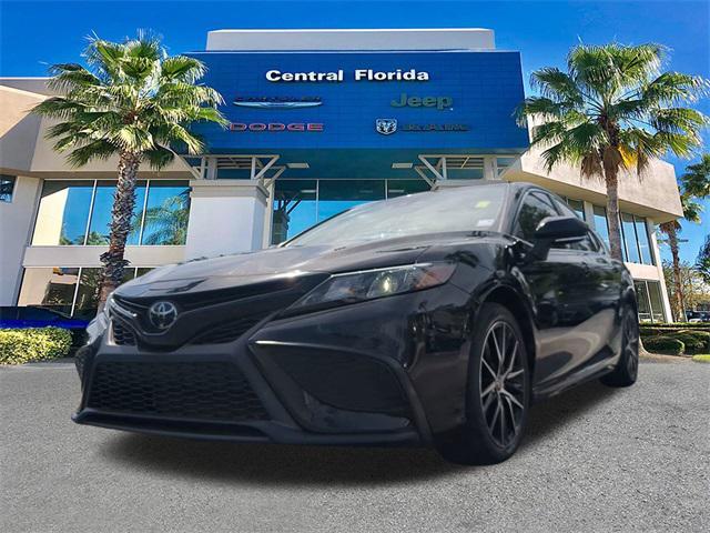 Photo of 2023 Midnight Black Metallic Toyota Camry