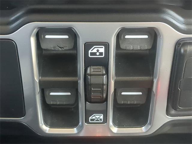 Photo of 2023 Bright White Clearcoat Jeep Gladiator