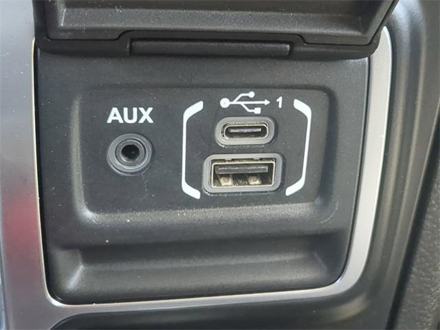 Photo of 2023 Bright White Clearcoat Jeep Gladiator
