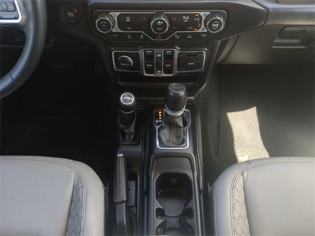 Photo of 2023 Bright White Clearcoat Jeep Gladiator