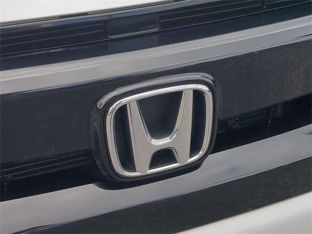 Photo of 2020 Platinum White Pearl Honda Civic