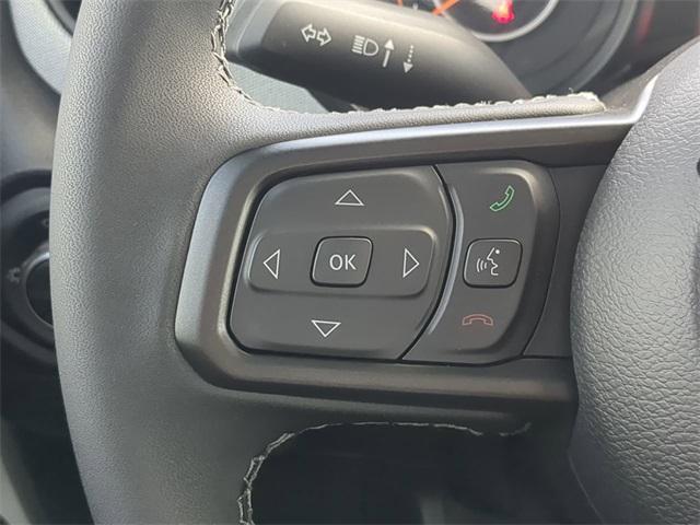 Photo of 2025 Bright White Clearcoat Jeep Gladiator