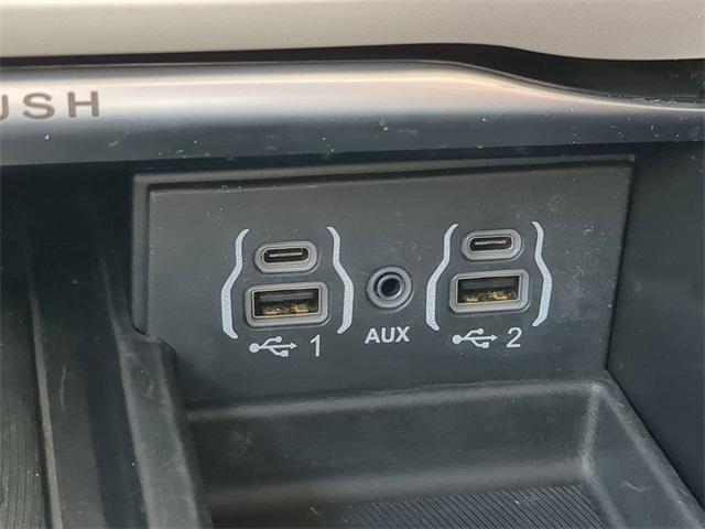 Photo of 2023 Brilliant Black Crystal Pearlcoat Chrysler Pacifica Hybrid