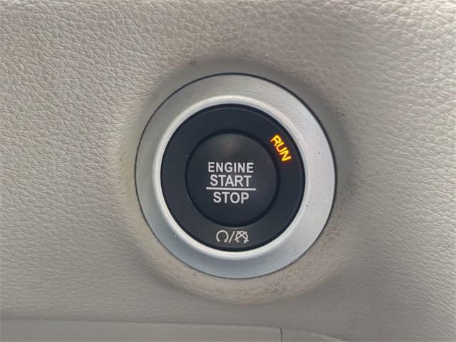 Photo of 2023 Brilliant Black Crystal Pearlcoat Chrysler Pacifica Hybrid